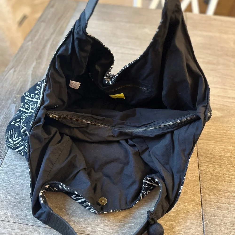 New Black and White Patterned Women's Bag - Picture 4 of 4